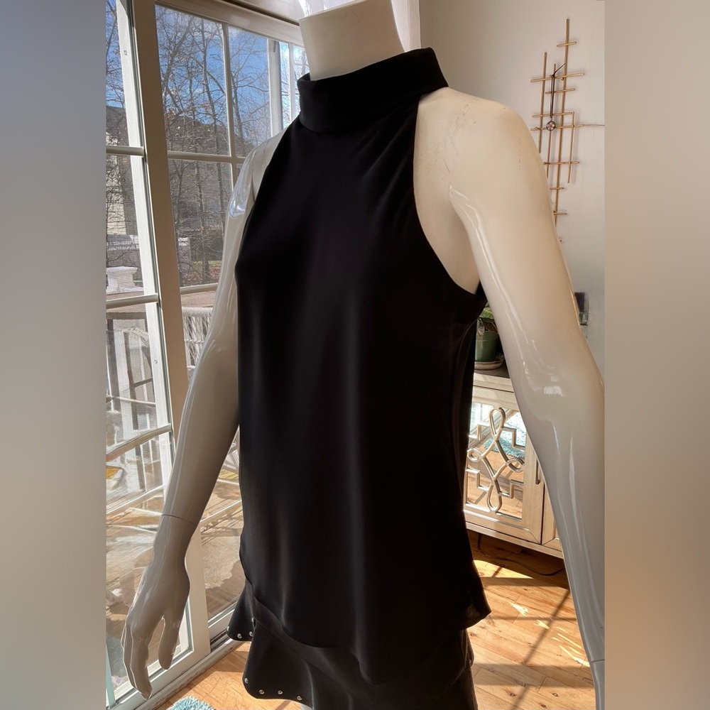 Babaton Aritzia NWT Minimalist Black Flowy Relaxed Blouse Elevated Casual SZ Med